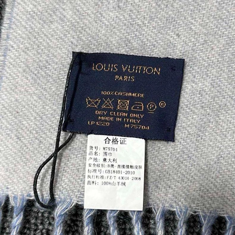 Louis Vuitton Blue and White Cashmere Scarf by Louis Vuitton Size ONE SIZE - 5 Thumbnail