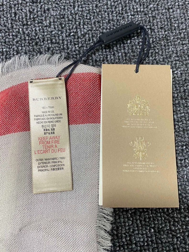 Burberry Burberry Check Cashmere Scarf Size ONE SIZE - 4 Thumbnail