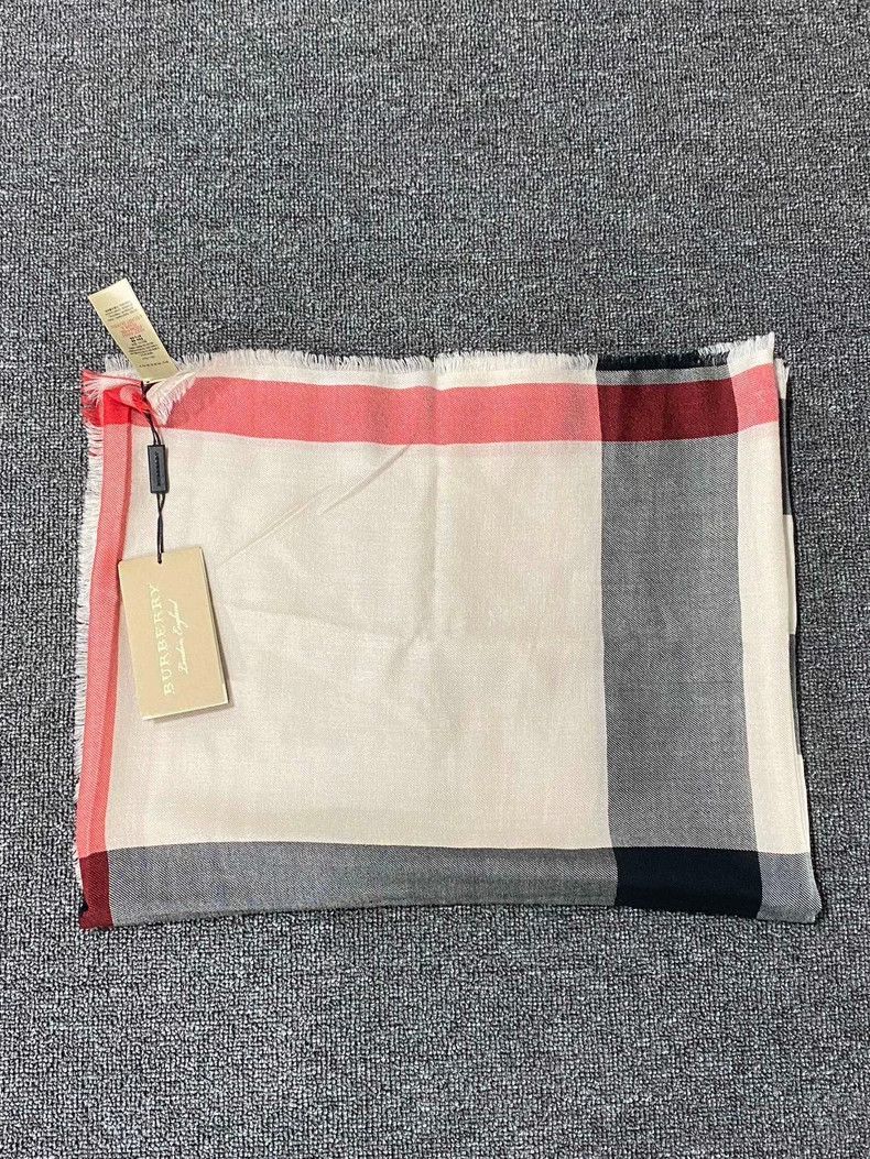 Burberry Burberry Check Cashmere Scarf Size ONE SIZE - 2 Thumbnail