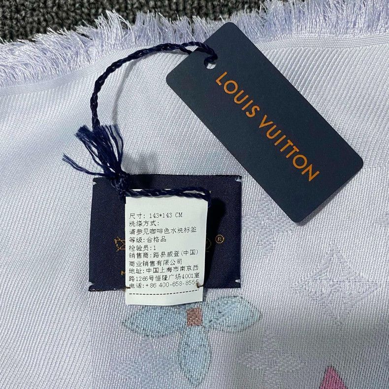 Louis Vuitton Colorful Printed Silk Scarf by Louis Vuitton Size ONE SIZE - 3 Thumbnail