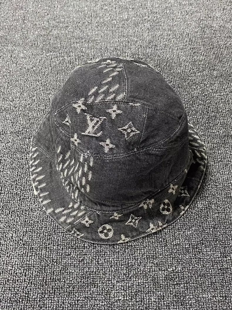 Louis Vuitton Louis Vuitton Bucket Hat with Print Size ONE SIZE - 4 Thumbnail