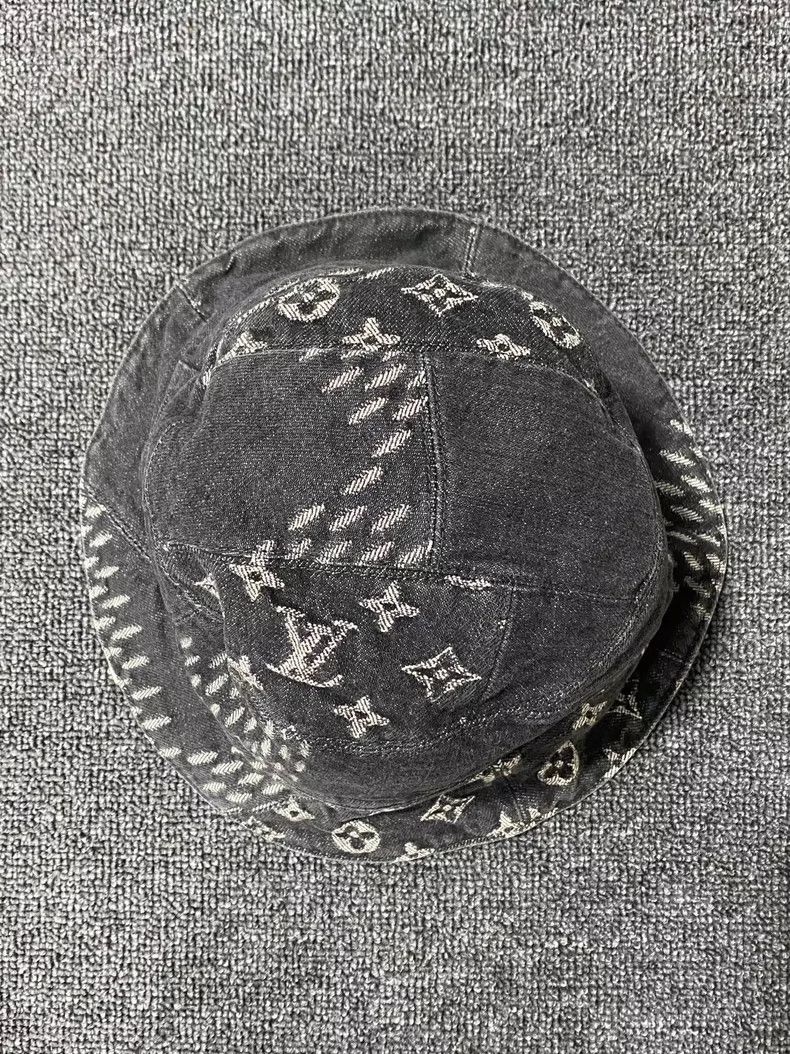 Louis Vuitton Louis Vuitton Bucket Hat with Print Size ONE SIZE - 2 Thumbnail