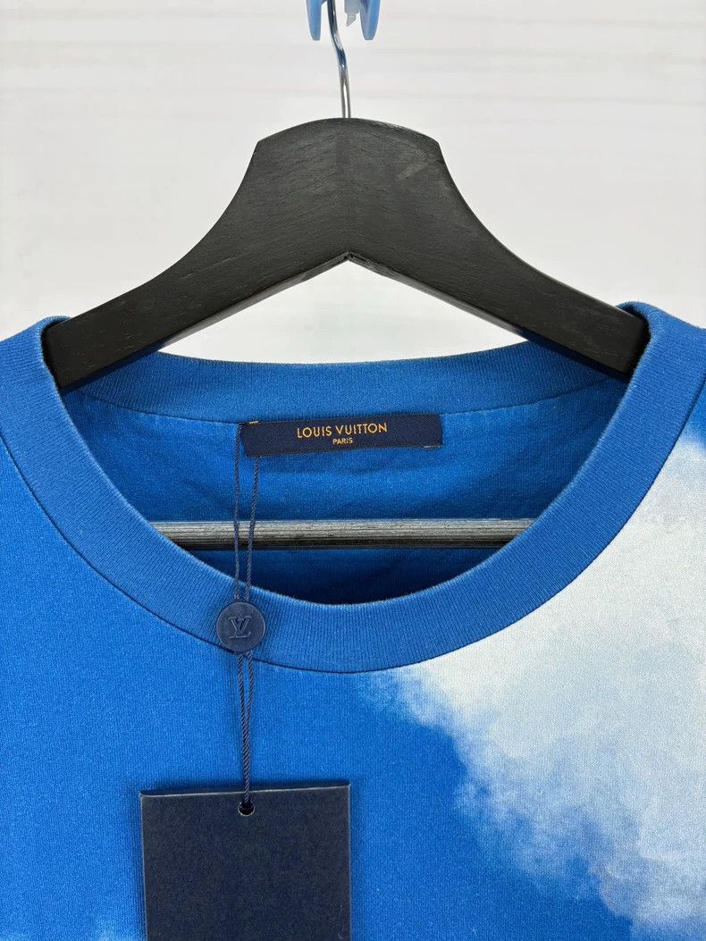 Louis Vuitton Louis Vuitton Blue Cloud Print Short Sleeve Tee Size US XXL / EU 58 / 5 - 4 Thumbnail