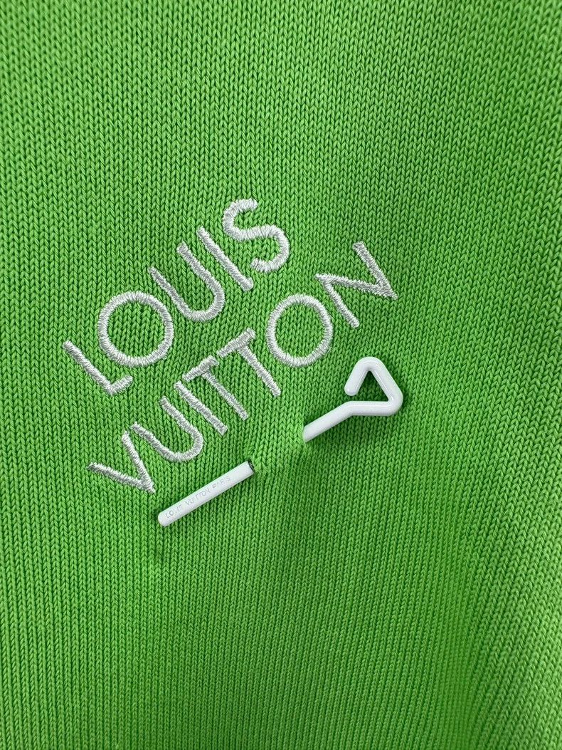Louis Vuitton Louis Vuitton Green Short Sleeve Logo T-Shirt Size US M / EU 48-50 / 2 - 4 Thumbnail