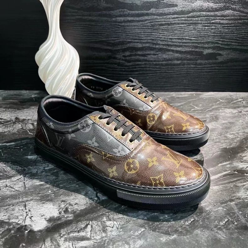 Louis Vuitton Low-Top Designer Shoes with Brown and Black Size US 10 / EU 43 - 3 Thumbnail