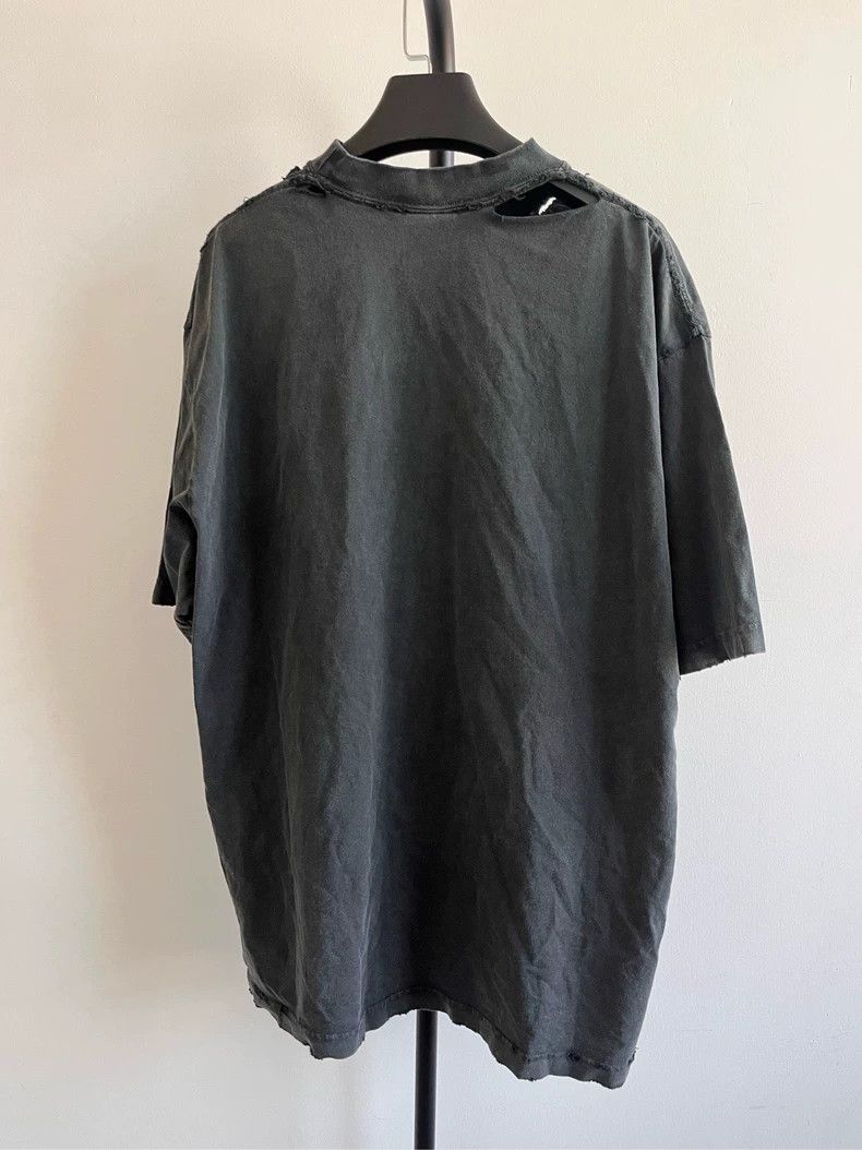 Balenciaga Balenciaga Solid Color Round Neck T-Shirt Size US M / EU 48-50 / 2 - 2 Thumbnail