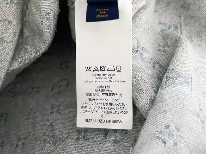 Louis Vuitton Louis Vuitton Denim Shirt with Logo Detail Size US S / EU 44-46 / 1 - 6 Thumbnail