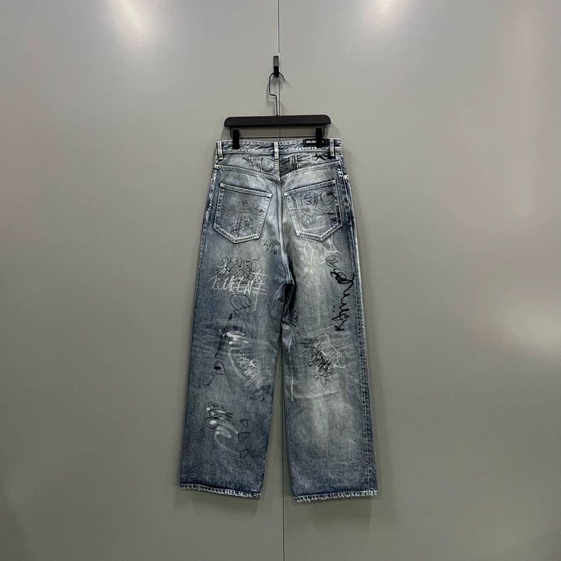 Balenciaga Balenciaga Graffiti Distressed Denim Jeans XS Size US 26 / EU 42 - 2 Thumbnail