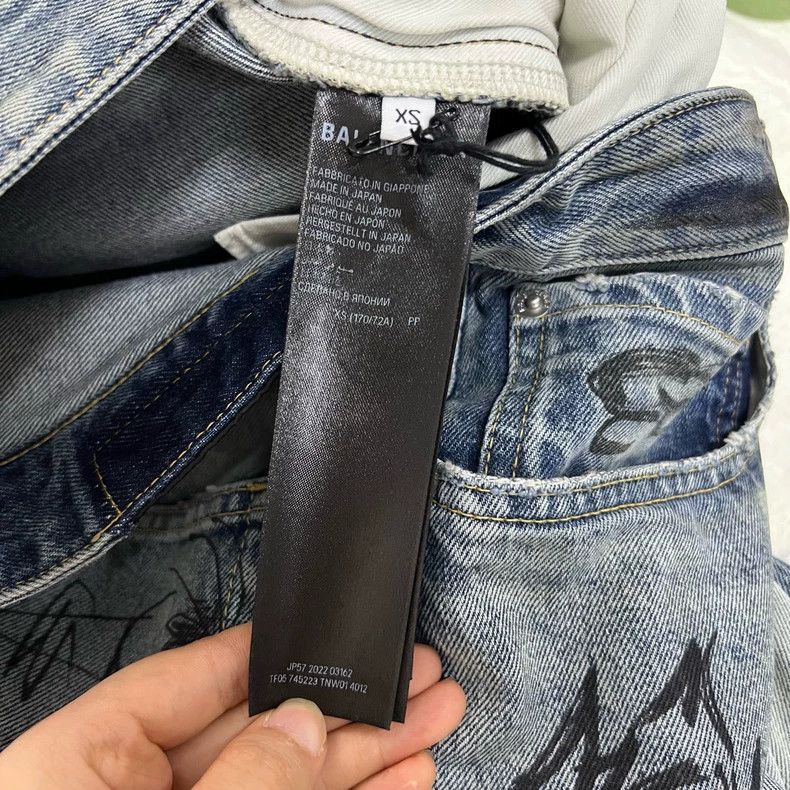 Balenciaga Balenciaga Graffiti Distressed Denim Jeans XS Size US 26 / EU 42 - 4 Thumbnail