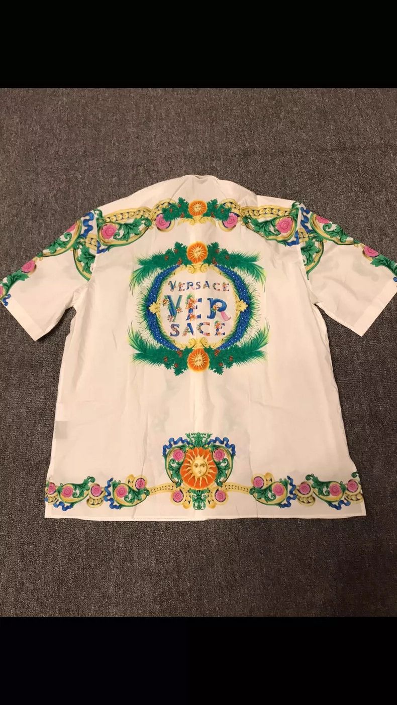 Versace Versace Short Sleeve Shirt with Colorful Design Size US M / EU 48-50 / 2 - 4 Thumbnail