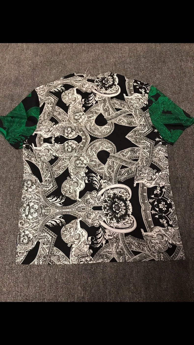 Versace Versace Short Sleeve T-Shirt with Baroque Design Size US L / EU 52-54 / 3 - 4 Thumbnail