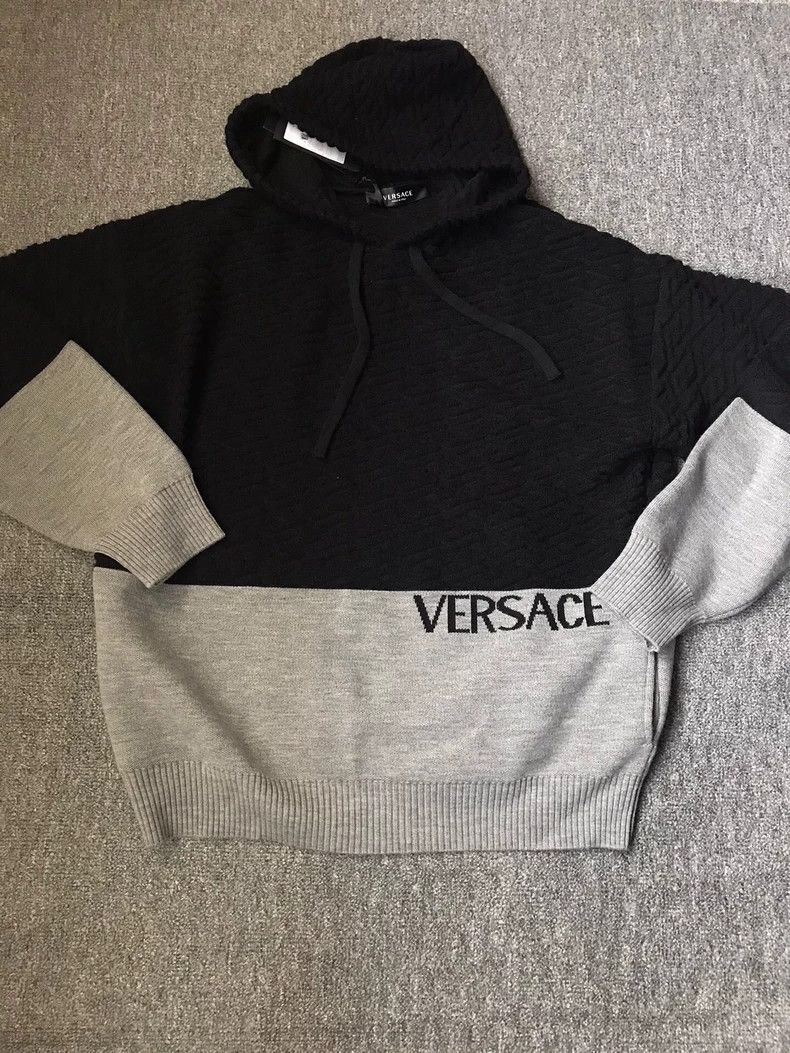 Versace Versace Hooded Wool Sweater with Gray Pattern Size US M / EU 48-50 / 2 - 3 Thumbnail