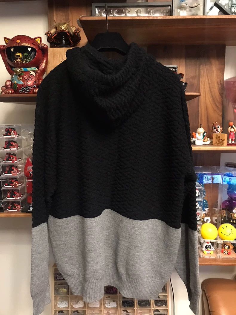 Versace Versace Hooded Wool Sweater with Gray Pattern Size US M / EU 48-50 / 2 - 2 Thumbnail