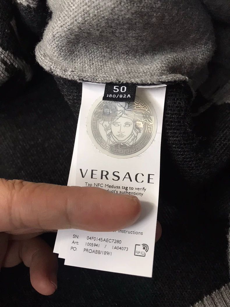 Versace Versace Hooded Wool Sweater with Gray Pattern Size US M / EU 48-50 / 2 - 6 Thumbnail