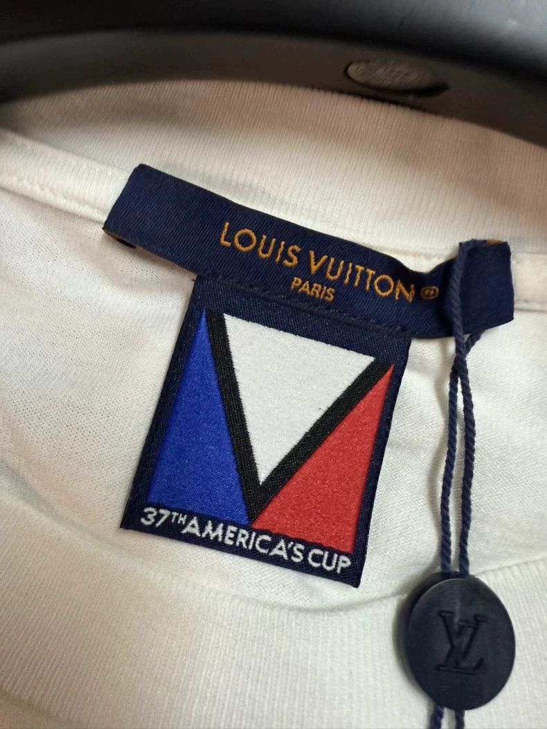 Louis Vuitton Louis Vuitton White Short Sleeve Shirt Size US L / EU 52-54 / 3 - 2 Thumbnail
