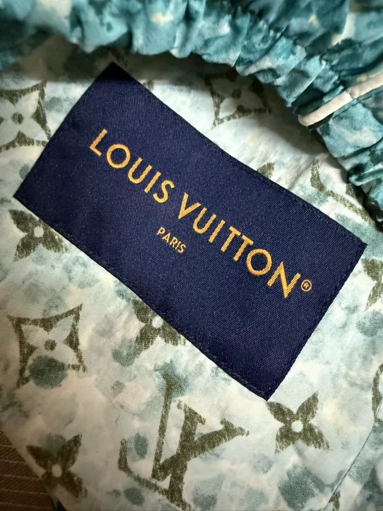 Louis Vuitton Louis Vuitton Logo Print Windbreaker Jacket Size US L / EU 52-54 / 3 - 4 Thumbnail