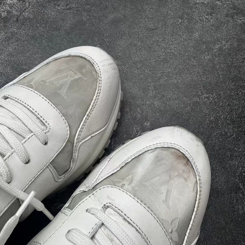 Louis Vuitton Louis Vuitton White Logo Runaway Sneakers Size US 8.5 / EU 41-42 - 8 Thumbnail
