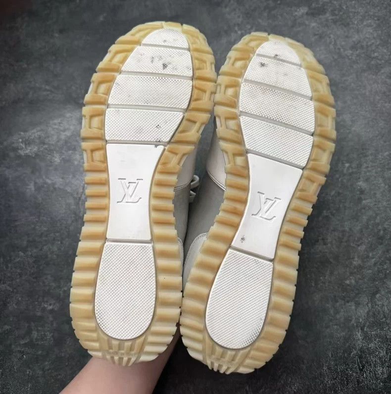 Louis Vuitton Louis Vuitton White Logo Runaway Sneakers Size US 8.5 / EU 41-42 - 6 Thumbnail