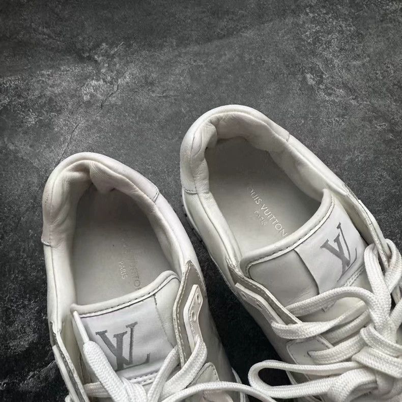 Louis Vuitton Louis Vuitton White Logo Runaway Sneakers Size US 8.5 / EU 41-42 - 7 Thumbnail