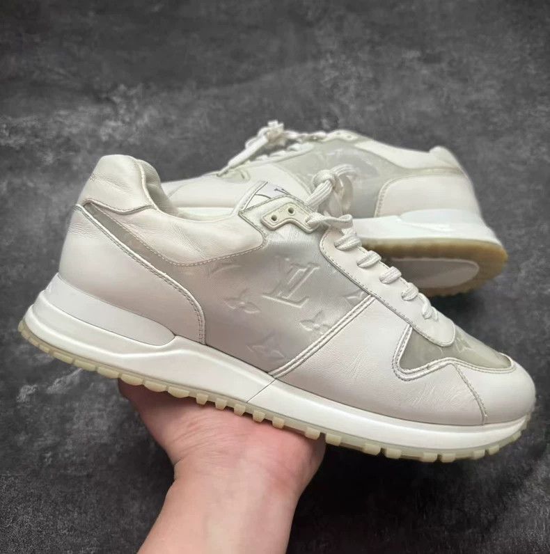 Louis Vuitton Louis Vuitton White Logo Runaway Sneakers Size US 8.5 / EU 41-42 - 5 Thumbnail