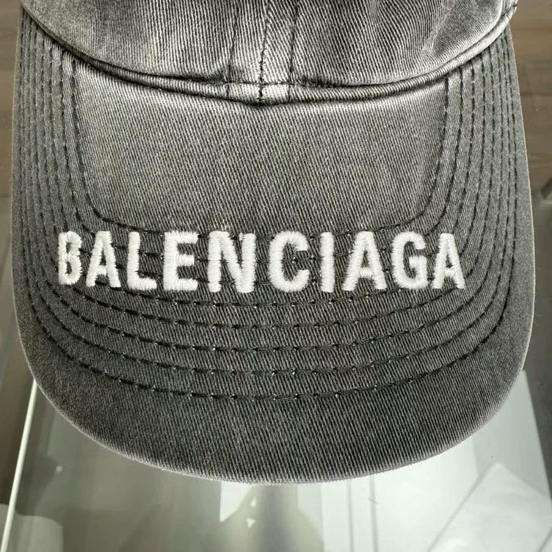 Balenciaga Balenciaga Distressed Embroidered Baseball Cap Size ONE SIZE - 2 Thumbnail