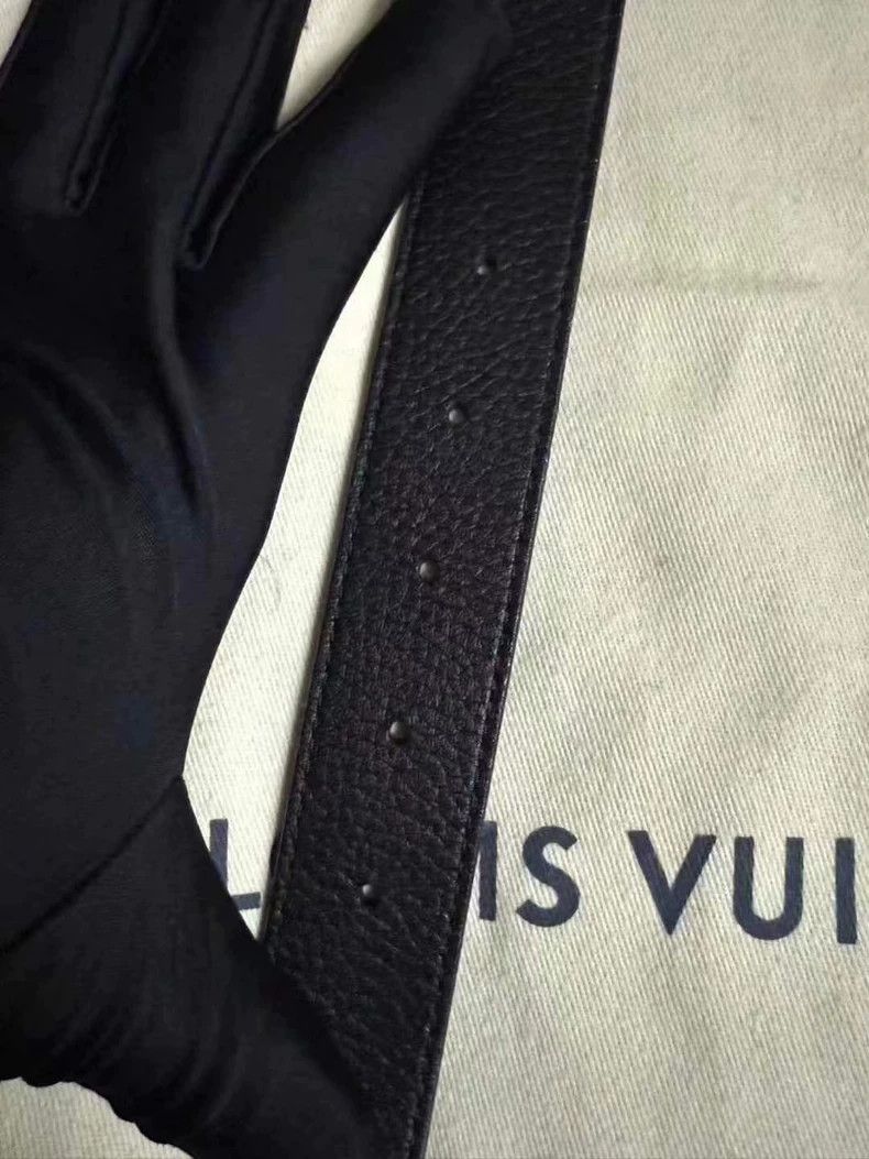 Louis Vuitton Louis Vuitton Calfskin Belt with Gold Buckle Size ONE SIZE - 4 Thumbnail