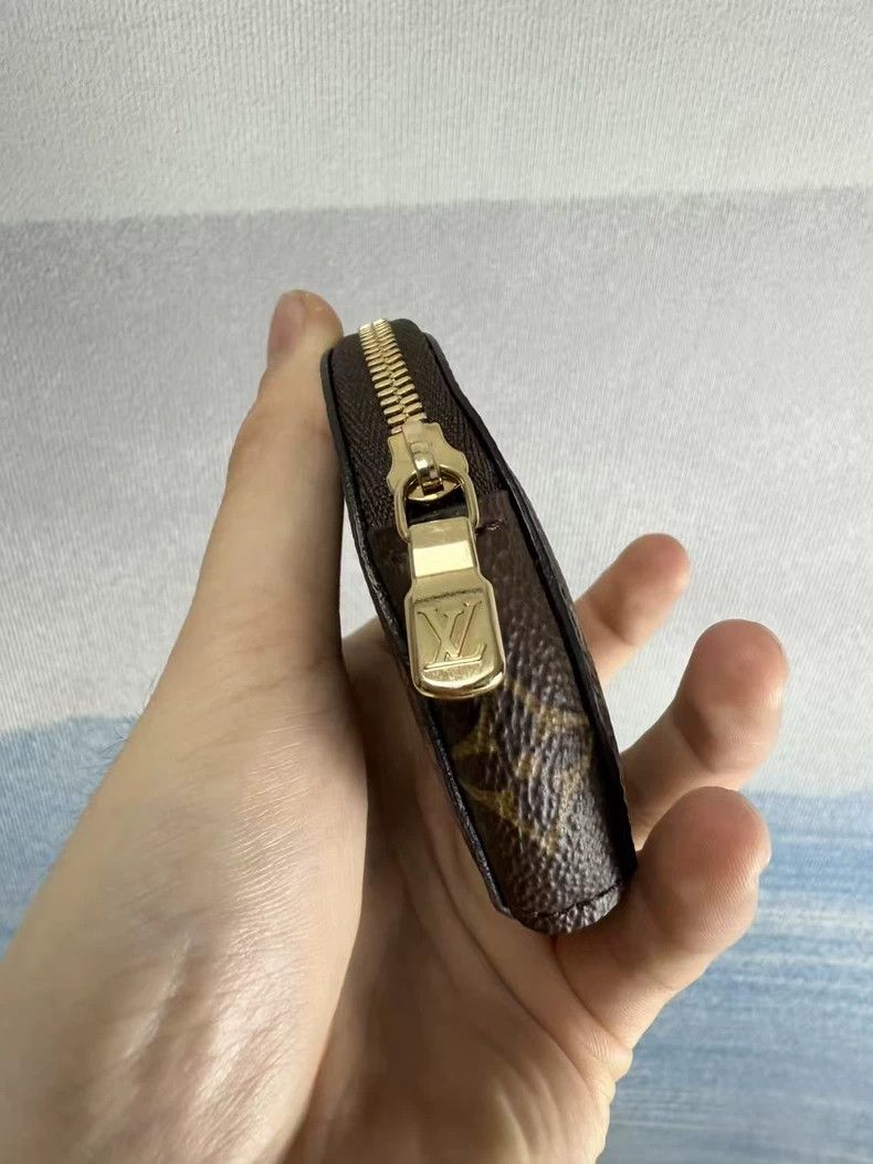 Louis Vuitton Louis Vuitton Round Coin Purse Brown Size ONE SIZE - 2 Thumbnail