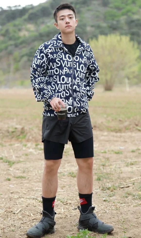 Louis Vuitton Blue Hooded Logo Print Sweatshirt Size US XL / EU 56 / 4 - 7 Thumbnail