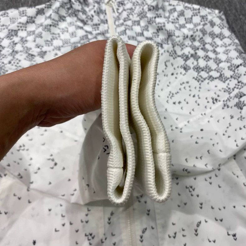 Louis Vuitton Gradient Printed Jacket with Hood Size US L / EU 52-54 / 3 - 5 Thumbnail