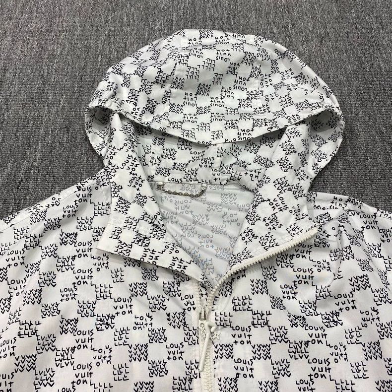 Louis Vuitton Gradient Printed Jacket with Hood Size US L / EU 52-54 / 3 - 4 Thumbnail