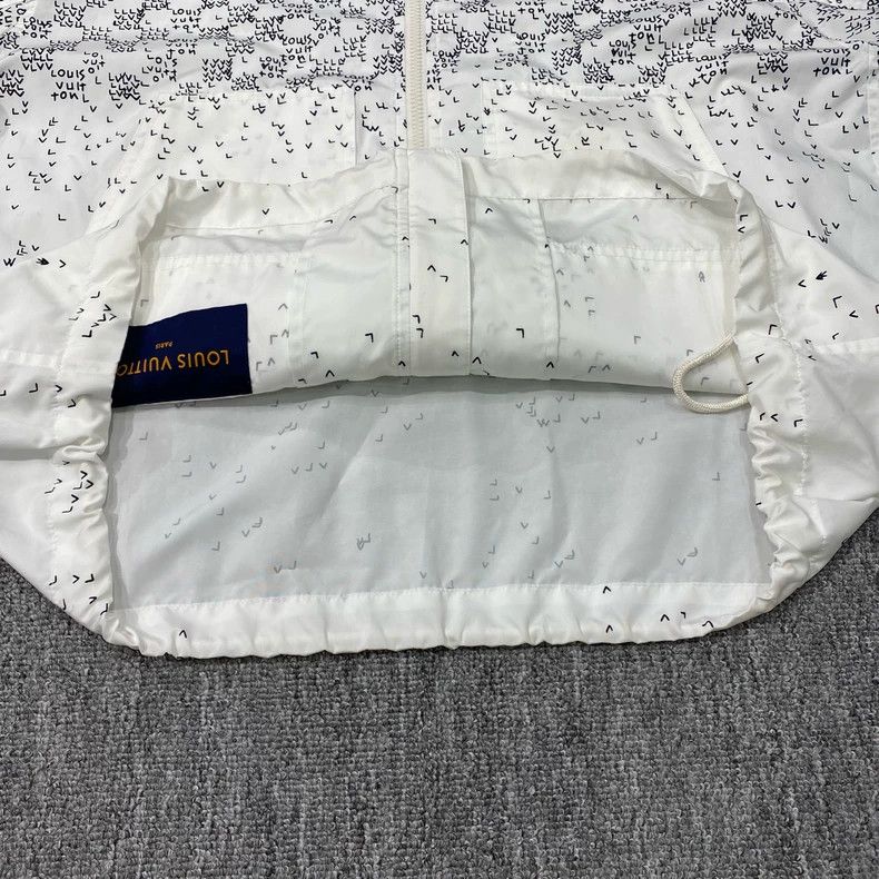 Louis Vuitton Gradient Printed Jacket with Hood Size US L / EU 52-54 / 3 - 6 Thumbnail