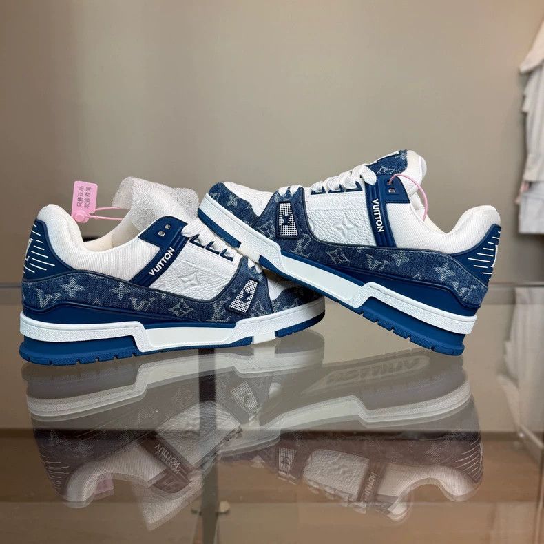 Louis Vuitton LV Louis Vuitton Trainer Sneakers Size UK8 Size US 9 / EU 42 - 5 Thumbnail