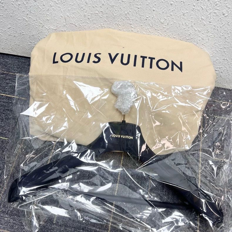 Louis Vuitton Louis Vuitton Red Baseball Jacket with Diamonds Size US L / EU 52-54 / 3 - 8 Thumbnail