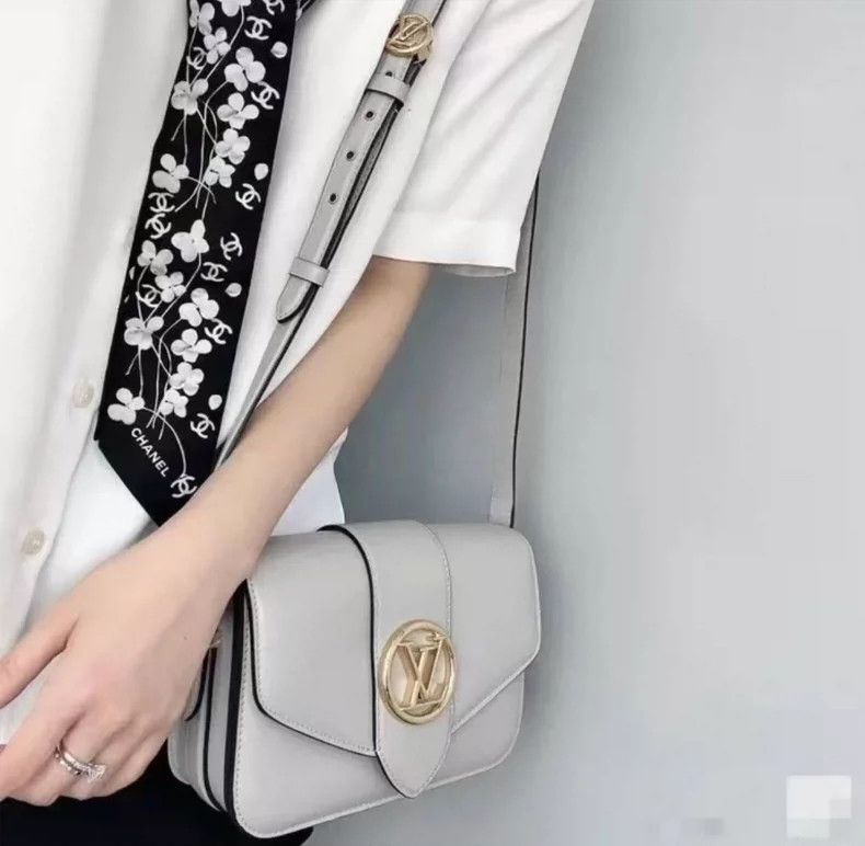 Louis Vuitton New LV Pont9 Gray Calfskin Shoulder Bag Size ONE SIZE - 8 Thumbnail