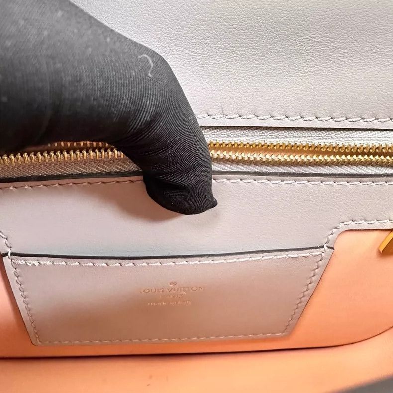 Louis Vuitton New LV Pont9 Gray Calfskin Shoulder Bag Size ONE SIZE - 7 Thumbnail