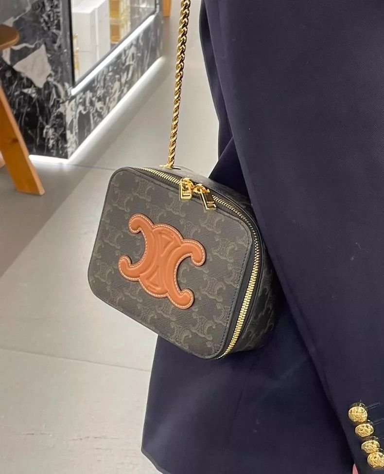 Celine CELINE Vintage Chain Box Crossbody Bag Size ONE SIZE - 9 Thumbnail