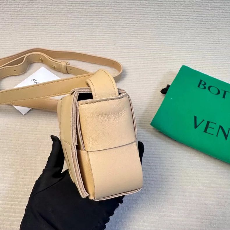Bottega Veneta New BV Oatmeal Leather Mini Shoulder Bag Size ONE SIZE - 2 Thumbnail