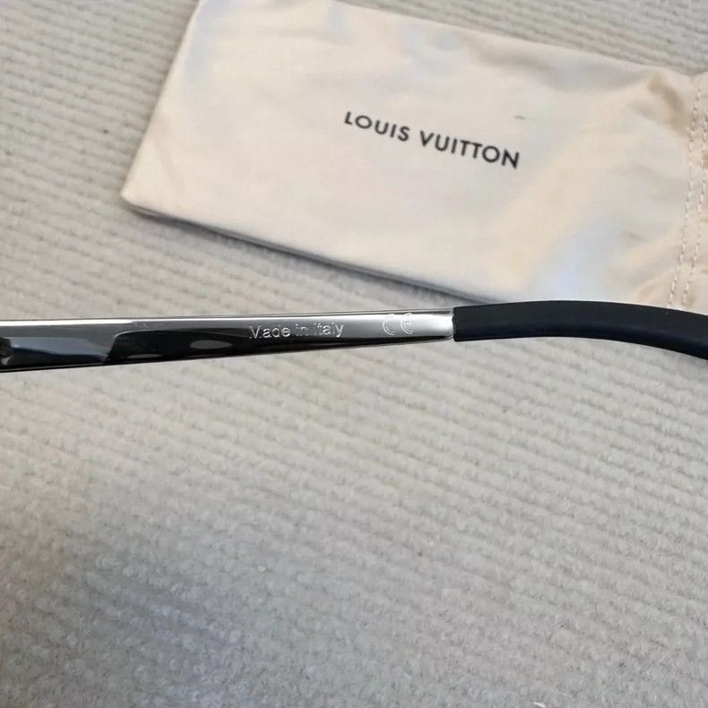 Louis Vuitton New Louis Vuitton Cat Eye Sunglasses Size ONE SIZE - 3 Thumbnail