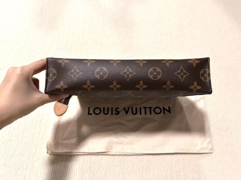 Louis Vuitton Louis Vuitton Monogram Toiletry Bag Size ONE SIZE - 2 Thumbnail