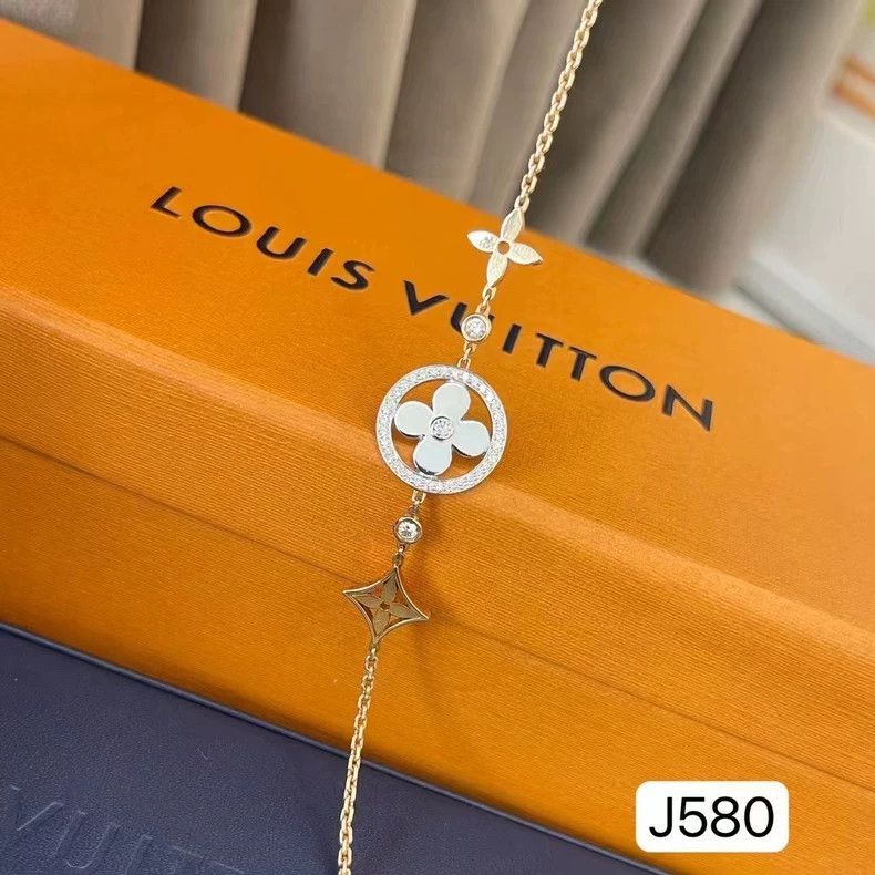 Louis Vuitton Lv Idylie Blossom Bracelet with Box Size ONE SIZE - 4 Thumbnail