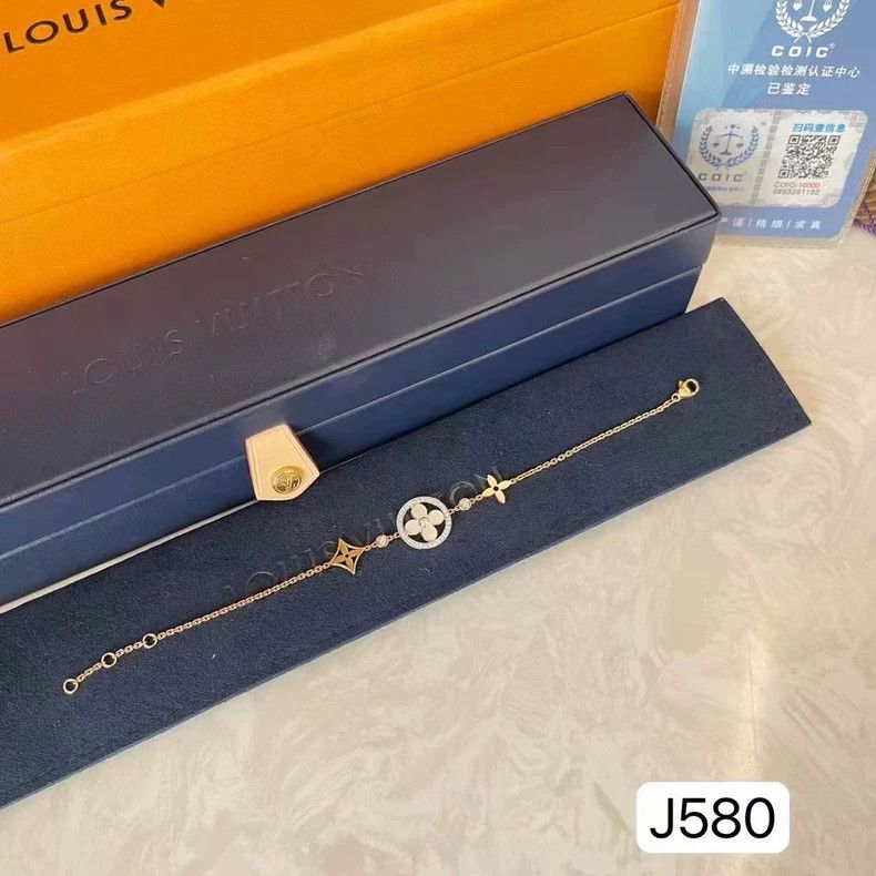 Louis Vuitton Lv Idylie Blossom Bracelet with Box Size ONE SIZE - 3 Thumbnail