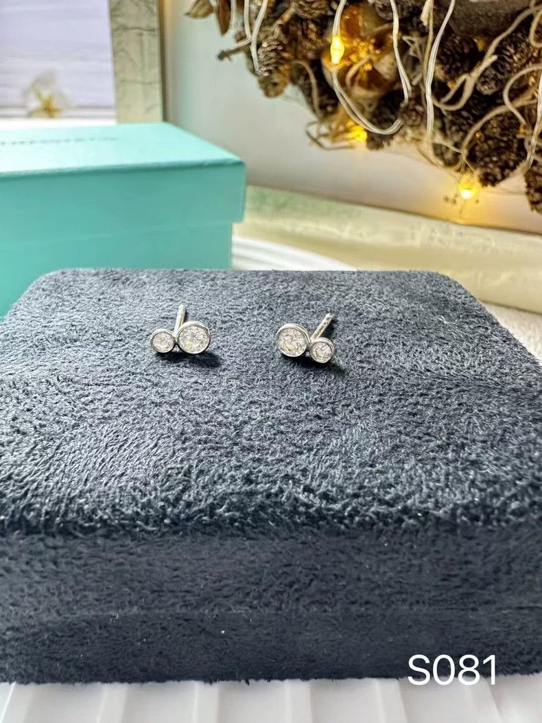 Tiffany & Co. Tiffany Platinum Diamond Stud Earrings Size ONE SIZE - 3 Thumbnail