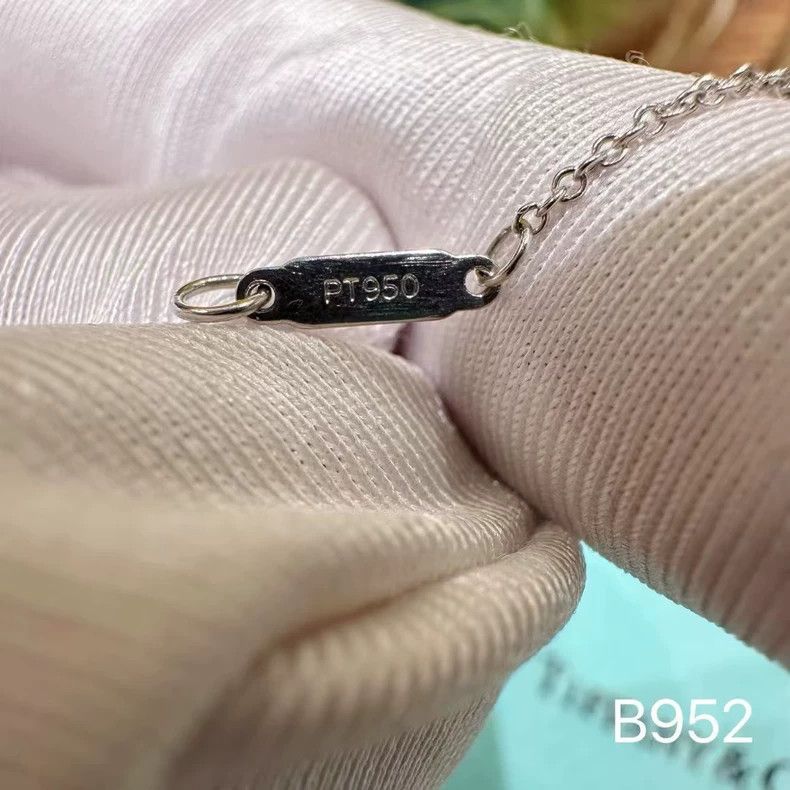 Tiffany & Co. Tiffany Heart Bracelet with Three Diamonds Size ONE SIZE - 5 Thumbnail