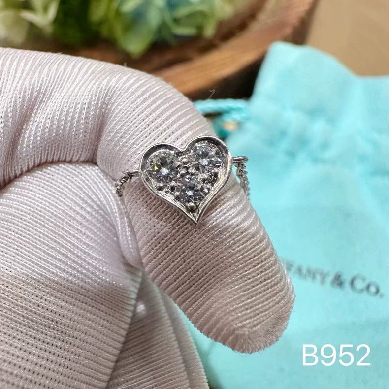 Tiffany & Co. Tiffany Heart Bracelet with Three Diamonds Size ONE SIZE - 3 Thumbnail