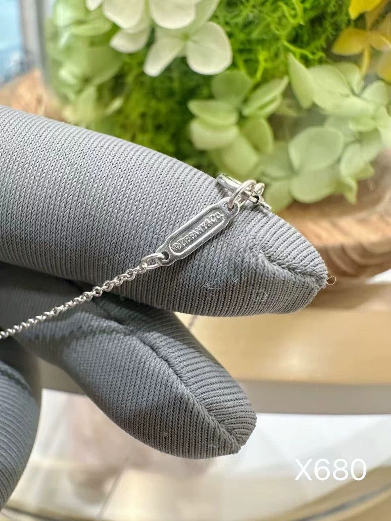 Tiffany & Co. Tiffany Heart Key Pendant Necklace with Diamonds Size ONE SIZE - 3 Thumbnail