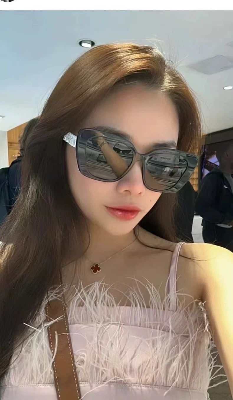 Chanel CHANEL Logo Sunglasses with Rhinestones Size ONE SIZE - 8 Thumbnail