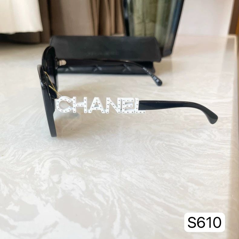 Chanel CHANEL Logo Sunglasses with Rhinestones Size ONE SIZE - 3 Thumbnail