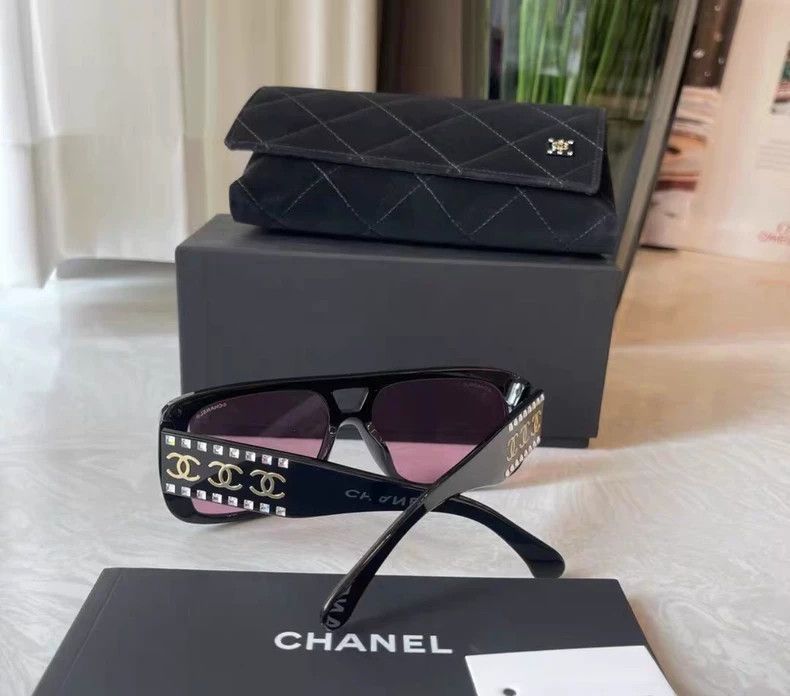 Chanel CHANEL Sunglasses with Diamond-Studded Legs Size ONE SIZE - 6 Thumbnail