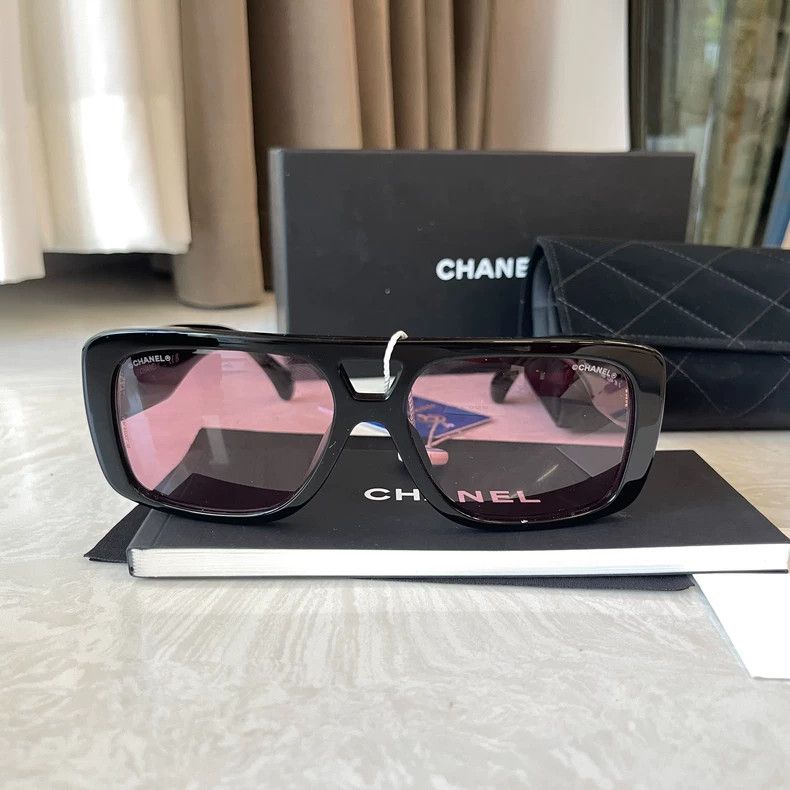 Chanel CHANEL Sunglasses with Diamond-Studded Legs Size ONE SIZE - 3 Thumbnail