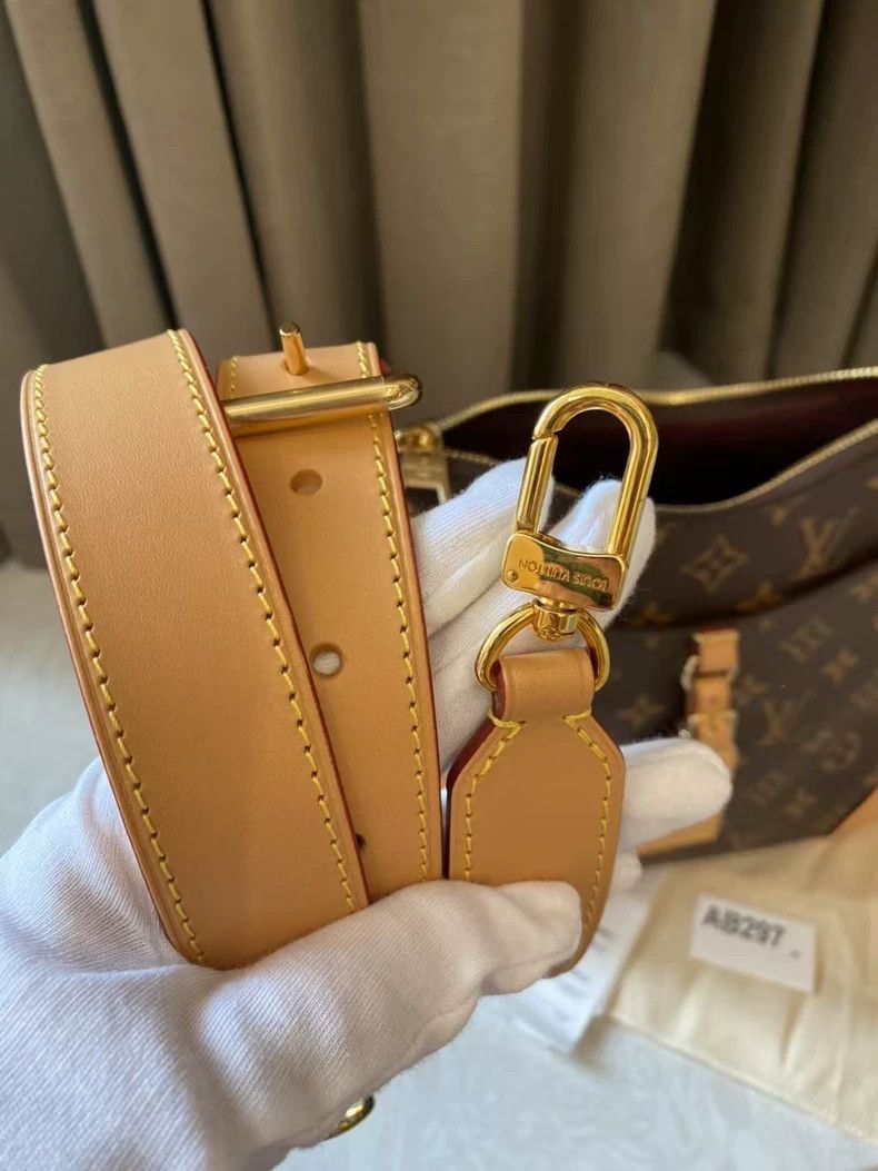 Louis Vuitton Louis Vuitton Small Shoulder Bag with Dust Bag Size ONE SIZE - 7 Thumbnail